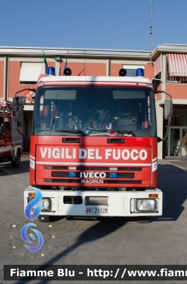 Iveco City2000 100E21 I serie
Vigili del Fuoco
Comando Provinciale di Massa Carrara
Distaccamento Permanente di Carrara
AutoPompaSerbatoio allestimento Iveco-Magirus
VF 21128
Parole chiave: Iveco City_2000_100E21_Iserie VF21128