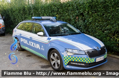 Skoda Superb Wagon III serie restyle
Polizia di Stato
Polizia Autostradale
in servizio sulla rete Autostrade per l'Italia
Allestimento Focaccia
Decorazione Grafica Artlantis
Con nuovo logo societario
POLIZIA M7408
Parole chiave: Skoda Superb_Wagon_IIIserie restyle POLIZIA_M7408