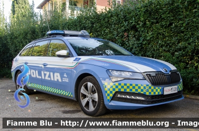 Skoda Superb Wagon III serie restyle
Polizia di Stato
Polizia Autostradale
in servizio sulla rete Autostrade per l'Italia
Allestimento Focaccia
Decorazione Grafica Artlantis
Con nuovo logo societario
POLIZIA M7408
Parole chiave: Skoda Superb_Wagon_IIIserie restyle POLIZIA_M7408