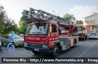 Iveco Zeta 109-14
Vigili del Fuoco
Comando Provinciale dell'Aquila
Distaccamento di Sulmona
AutoScala allestimento Iveco-Magirus
VF 16882
Parole chiave: Iveco Zeta_109_14 Vigili_del_Fuoco Comando_Provinciale_Aquila VF16882