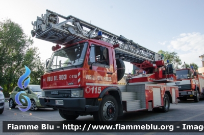 Iveco Zeta 109-14
Vigili del Fuoco
Comando Provinciale dell'Aquila
Distaccamento di Sulmona
AutoScala allestimento Iveco-Magirus
VF 16882
Parole chiave: Iveco Zeta_109_14 Vigili_del_Fuoco Comando_Provinciale_Aquila VF16882