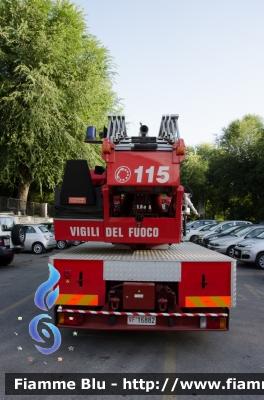 Iveco Zeta 109-14
Vigili del Fuoco
Comando Provinciale dell'Aquila
Distaccamento di Sulmona
AutoScala allestimento Iveco-Magirus
VF 16882
Parole chiave: Iveco Zeta_109_14 Vigili_del_Fuoco Comando_Provinciale_Aquila VF16882