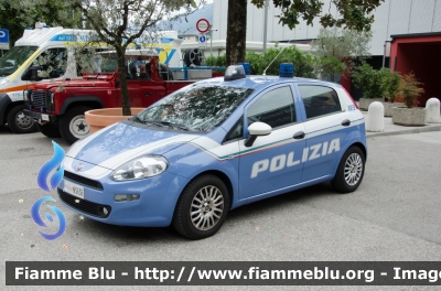 Fiat Punto VI serie
Polizia di Stato
Allestimento Nuova Carrozzeria Torinese
Decorazione grafica Artlantis
POLIZIA N5636
Parole chiave: Fiat Punto_VIserie POLIZIA_N5636