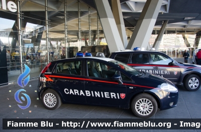 Fiat Grande Punto
Carabinieri
Nucleo Operativo Radiomobile
Comando Provinciale di Napoli
CC CP 943
Parole chiave: Fiat Grande_Punto Carabinieri CCCP943