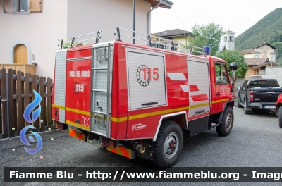 Iveco VM90
Vigili del Fuoco
Unione Distrettuale Alto Garda e Ledro
Corpo Volontario di Tiarno di Sopra (TN)
Allestimento Kofler Fahrzeugbau
VF D00 TN
Parole chiave: Iveco_VM90 VFD00TN