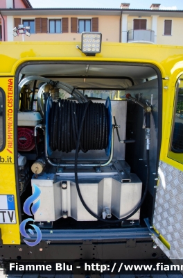 Land Rover Defender 90
39 - VAB Uzzano (PT)
Protezione Civile
Parole chiave: Land_Rover Defender_90