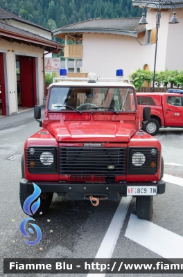 Land Rover Defender 90
Vigili del Fuoco
Unione Distrettuale Alto Garda e Ledro
Corpo Volontario di Tiarno di Sopra (TN)
VF 8C9 TN
Parole chiave: Land_Rover Defender_90 VF8C9TN