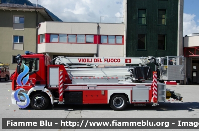 Iveco EuroCargo 120E22 IV serie
Vigili del Fuoco
Unione Distrettuale Alto Garda e Ledro
Corpo Volontario di Riva del Garda (TN)
Piattaforma aerea DT30F da 30 metri allestimento Cela Platforms
VF 8V3 TN
Parole chiave: Iveco EuroCargo_120E22_IVserie VF8V3TN