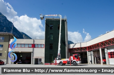 Iveco EuroCargo 120E22 IV serie
Vigili del Fuoco
Unione Distrettuale Alto Garda e Ledro
Corpo Volontario di Riva del Garda (TN)
Piattaforma aerea DT30F da 30 metri allestimento Cela Platforms
VF 8V3 TN
Parole chiave: Iveco EuroCargo_120E22_IVserie VF8V3TN