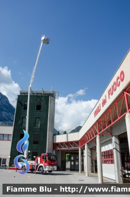 Iveco EuroCargo120E22 IV serie
Vigili del Fuoco
Unione Distrettuale Alto Garda e Ledro
Corpo Volontario di Riva del Garda (TN)
Piattaforma aerea DT30F da 30 metri allestimento Cela Platforms
VF 8V3 TN
Parole chiave: Iveco EuroCargo_120E22_IVserie VF8V3TN