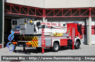 Iveco EuroCargo120E22 IV serie
Vigili del Fuoco
Unione Distrettuale Alto Garda e Ledro
Corpo Volontario di Riva del Garda (TN)
Piattaforma aerea DT30F da 30 metri allestimento Cela Platforms
VF 8V3 TN
Parole chiave: Iveco EuroCargo_120E22_IVserie VF8V3TN