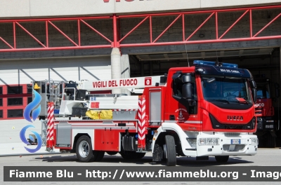 Iveco EuroCargo120E22 IV serie
Vigili del Fuoco
Unione Distrettuale Alto Garda e Ledro
Corpo Volontario di Riva del Garda (TN)
Piattaforma aerea DT30F da 30 metri allestimento Cela Platforms
VF 8V3 TN
Parole chiave: Iveco EuroCargo_120E22_IVserie VF8V3TN