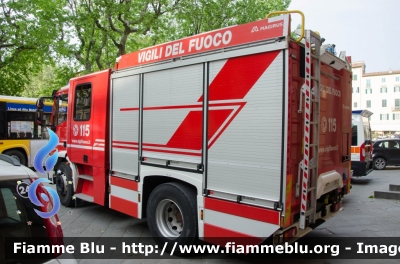 Iveco EuroCargo MaxiCity 180E30 III serie
Vigili del Fuoco
Comando Provinciale di Lucca
AutoPompaSerbatoio allestimento Iveco-Magirus
VF 29218
Parole chiave: Iveco EuroCargo_MaxiCity_180E30_IIIserie VF29218