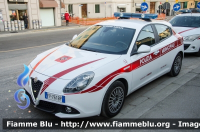 Alfa Romeo Nuova Giulietta restyle
13 - Polizia Municipale Firenze
Allestita Bertazzoni
Parole chiave: Alfa_Romeo Nuova_Giulietta restyle