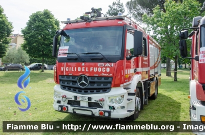 Mercedes-Benz Arocs 1832
Vigili del Fuoco
Comando Provinciale di Prato
Bimodale (strada-rotaia)
Allestimento BAI
VF 30042
Parole chiave: Mercedes_Benz Arocs_1832 VF30042