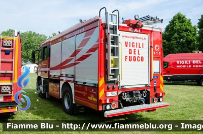 Mercedes-Benz Arocs 1832
Vigili del Fuoco
Comando Provinciale di Prato
Bimodale (strada-rotaia)
Allestimento BAI
VF 30042
Parole chiave: Mercedes_Benz Arocs_1832 VF30042