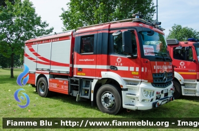 Mercedes-Benz Arocs 1832
Vigili del Fuoco
Comando Provinciale di Prato
Bimodale (strada-rotaia)
Allestimento BAI
VF 30042
Parole chiave: Mercedes_Benz Arocs_1832 VF30042