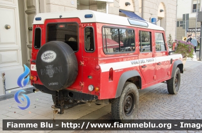 Land Rover Defender 110
Vigili del fuoco
Comando Provinciale di Livorno
Ex Nucleo Sommozzatori
VF 22719
Parole chiave: Land_Rover Defender_110 VF22719