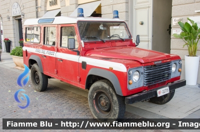 Land Rover Defender 110
Vigili del fuoco
Comando Provinciale di Livorno
Ex Nucleo Sommozzatori
VF 22719
Parole chiave: Land_Rover Defender_110 VF22719