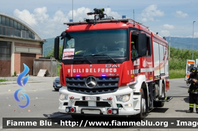 Mercedes-Benz Arocs 1832
Vigili del Fuoco
Comando Provinciale di Prato
Bimodale (strada-rotaia)
Allestimento BAI
VF 30042
Parole chiave: Mercedes_Benz Arocs_1832 VF30042