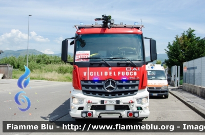 Mercedes-Benz Arocs 1832
Vigili del Fuoco
Comando Provinciale di Prato
Bimodale (strada-rotaia)
Allestimento BAI
VF 30042
Parole chiave: Mercedes_Benz Arocs_1832 VF30042