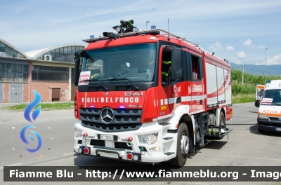 Mercedes-Benz Arocs 1832
Vigili del Fuoco
Comando Provinciale di Prato
Bimodale (strada-rotaia)
Allestimento BAI
VF 30042
Parole chiave: Mercedes_Benz Arocs_1832 VF30042