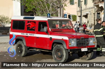 Land Rover Defender 110
Vigili del fuoco
Comando Provinciale di Livorno
Ex Nucleo Sommozzatori
VF 22719
Parole chiave: Land_Rover Defender_110 VF22719