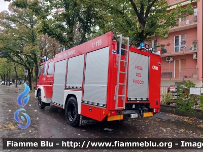 Iveco EuroFire 150E27 I serie
Vigili del Fuoco
Comando Provinciale di Forlì Cesena
Distaccamento Volontario di Cesenatico
AutoPompaSerbatoio allestimento Iveco-Magirus
VF 18415
Parole chiave: Iveco EuroFire_150E27_Iserie VF18415