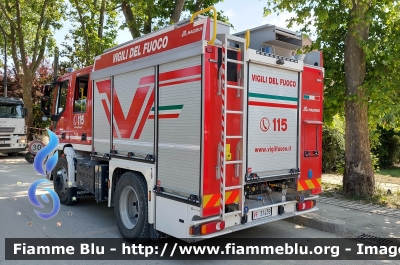 Iveco EuroCargo 120EL25 IV serie
Vigili del Fuoco
Comando Provinciale di Forlì Cesena
AutoPompaSerbatoio allestimento Magirus
VF 31439
Parole chiave: Iveco EuroCargo_120EL25_IVserie VF31349 Alluvione_Emilia