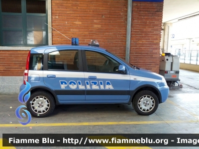 Fiat Nuova Panda 4x4 I serie
Polizia di Stato
POLIZIA H4622
Parole chiave: Fiat Nuova_Panda_4x4_Iserie POLIZIAH4622