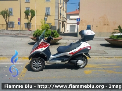 Piaggio MP3 Hybrid
Polizia Municipale
Comune di Empoli
POLIZIA LOCALE YA 00940
Parole chiave: Piaggio MP3_Hybrid PoliziaLocaleYA00940