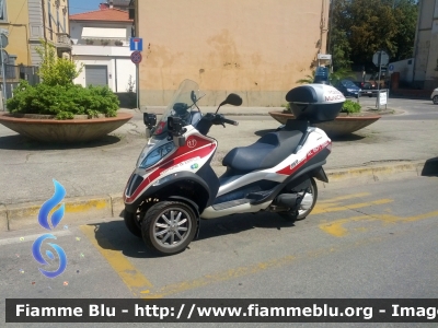 Piaggio MP3 Hybrid
Polizia Municipale
Comune di Empoli
POLIZIA LOCALE YA 00940
Parole chiave: Piaggio MP3_Hybrid PoliziaLocaleYA00940