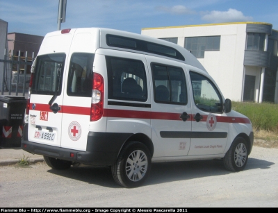 Fiat Doblò II serie
Croce Rossa Italiana
Comitato Locale 
Cireglio (PT)
Servizi Sociali
CRI A892C
Parole chiave: Fiat Doblò_IIserie CRIA892C