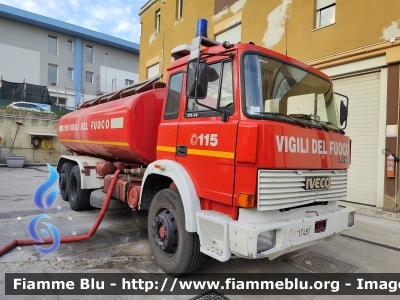 Iveco 175-24
Vigili del Fuoco
Comando provinciale di Pesaro 
Ex Comando provinciale di Ascoli Piceno 
VF 17481
Parole chiave: Iveco 175-24 VF17481