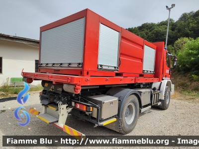 Iveco EuroCargo 150E30 4X4 III serie
Vigili del Fuoco
Comando Provinciale di Ascoli Piceno
Autocarro Scarrabile Allestimento Magirus-Molinari
VF 28995
Parole chiave: Iveco EuroCargo_150E30_4X4_IIIserie VF28995