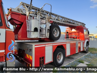 Iveco 190-26
Vigili del Fuoco
Comando provinciale di Macerata
Distaccamento Permanente di Civitanova Marche (MC)
AutoScala DA 30 metri allestimento Iveco-Magirus
VF 17110
Parole chiave: Iveco 190-26 VF17110