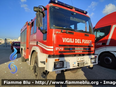 Iveco EuroFire 140E28 4X4 
Vigili del Fuoco
Comando Provinciale di Ascoli Piceno
Allestimento Magirus
VF 22765
Parole chiave: Iveco EuroFire_140E28_4X4_Iserie VF22765