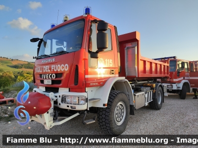 Iveco EuroclCargo 150E30 4X4 III serie
Vigili del Fuoco
Comando Provinciale di Ascoli Piceno 
Autocarro Scarrabile Allestimento Magirus-Molinari
VF 28995
Parole chiave: Iveco EuroCargo_150E30_4X4_Iserie VF28995