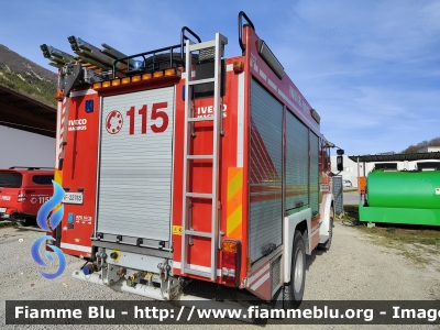 Iveco EuroFire 140E28 4X4 
Vigili del Fuoco
Comando Provinciale di Ascoli Piceno
Allestimento Magirus
VF 22765
Parole chiave: Iveco EuroFire_140E28_4X4_Iserie VF22765