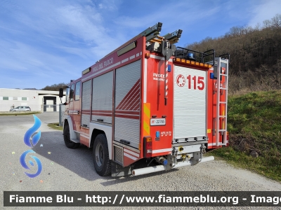 Iveco EuroFire 140E28 4X4 
Vigili del Fuoco
Comando Provinciale di Ascoli Piceno
Allestimento Magirus
VF 22765
Parole chiave: Iveco EuroFire_140E28_4X4_Iserie VF22765