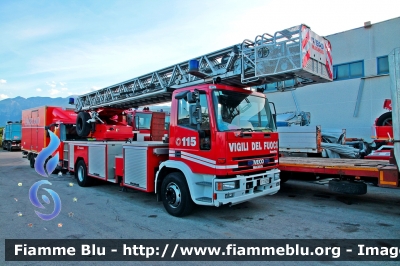 Iveco EuroCargo 150E27 I serie
Vigili del Fuoco
Comando Provinciale di Ascoli
AutoScala da 37 metri allestimento Iveco-Magirus
VF 19236
Parole chiave: Iveco EuroCargo_150E27_Iserie VF19236