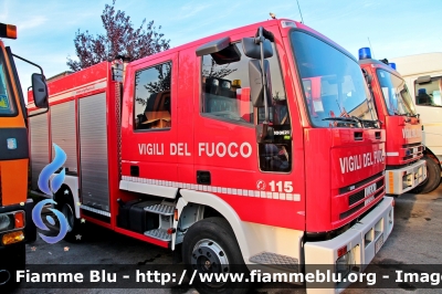 Iveco CityEuroFire 100E21 I serie
Vigili del Fuoco
AutoPompaSerbatoio allestimento Iveco-Magirus
VF 19850
Parole chiave: Iveco CityEuroFire_100E21_Iserie VF19850