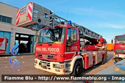 Iveco EuroFire 150E27 I serie
Vigili del Fuoco
Comando Provinciale di Viterbo
AutoScala da 32 metri allestimento Iveco-Magirus
VF 19937
Parole chiave: Iveco EuroFire_150E27_Iserie VF19937