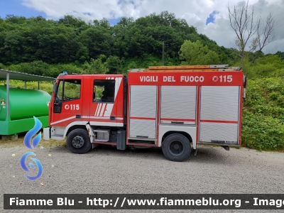 Iveco CityEuroFire 100E21 I serie
Vigili del Fuoco
Comando Provinciale di Ascoli Piceno
Distaccamento Permanente di Arquata del Tronto
Allestimento Magirus
VF 20976
Parole chiave: Iveco CityEuroFire_100E21_Iserie VF20976