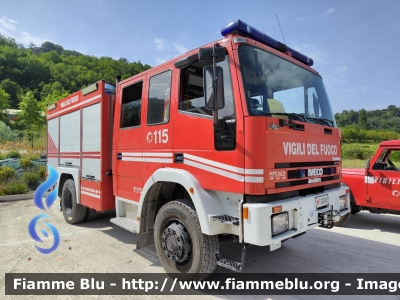 Iveco EuroFire 140E28 4x4 I serie
Vigili del Fuoco
Comando Provinciale di Ascoli Piceno
Distaccamento Permanente di Arquata del Tronto
Allestimento Magirus
VF 22765
Parole chiave: Iveco EuroFire_140E28_4x4_Iserie VF22765