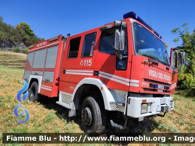 Iveco EuroFire 140E28 4x4 I serie
Vigili del Fuoco
Comando Provinciale di Ascoli Piceno
Distaccamento Permanente di Arquata del Tronto
Allestimento Magirus
VF 22765
Parole chiave: Iveco EuroFire_140E28_4x4_Iserie VF22765