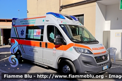 Fiat Ducato X290
Pubblica Assistenza Croce Verde Valdaso FM
Allestimento EDM
Parole chiave: Fiat Ducato_X290 Ambulanza