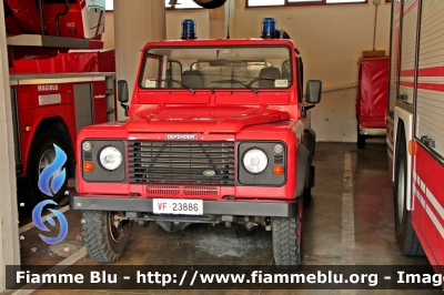 Land Rover Defender 90
Vigili del Fuoco
Comando Provinciale di Chieti
VF 23886
Parole chiave: Land-Rover Defender_90 VF23886