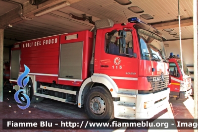 Mercedes-Benz Atego 1828 I serie
Vigili del Fuoco
Comando Provinciale di Macerata
Distaccamento Permanente di Civitanova Marche (MC)
VF 22529
Parole chiave: Mercedes-Benz Atego_1828_I_serie VF22529