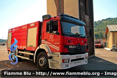 Mercedes-Benz Atego 1828 I serie
Vigili del Fuoco
Comando Provinciale di Teramo
AutoBottePompa allestimento BAI
VF 22520
Parole chiave: Mercedes-Benz Atego_1828_Iserie VF22520